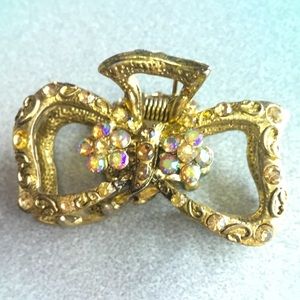 Beautiful Vintage hair clip